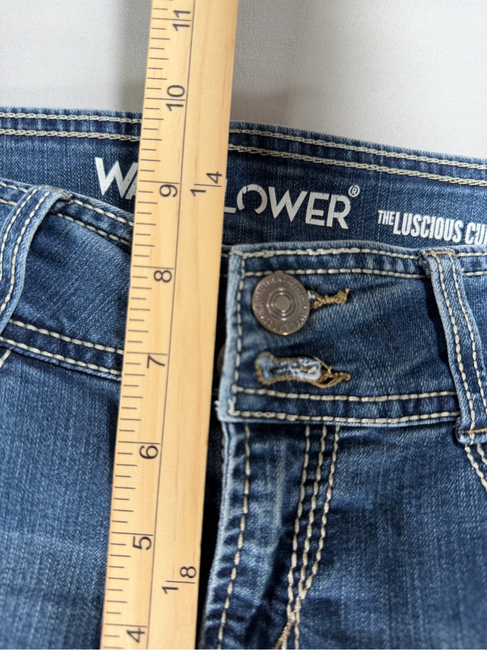 WallFlower "The Luscious Curvy" mid-rise denim jeans Sz 9R #927 - Picture 7 of 12